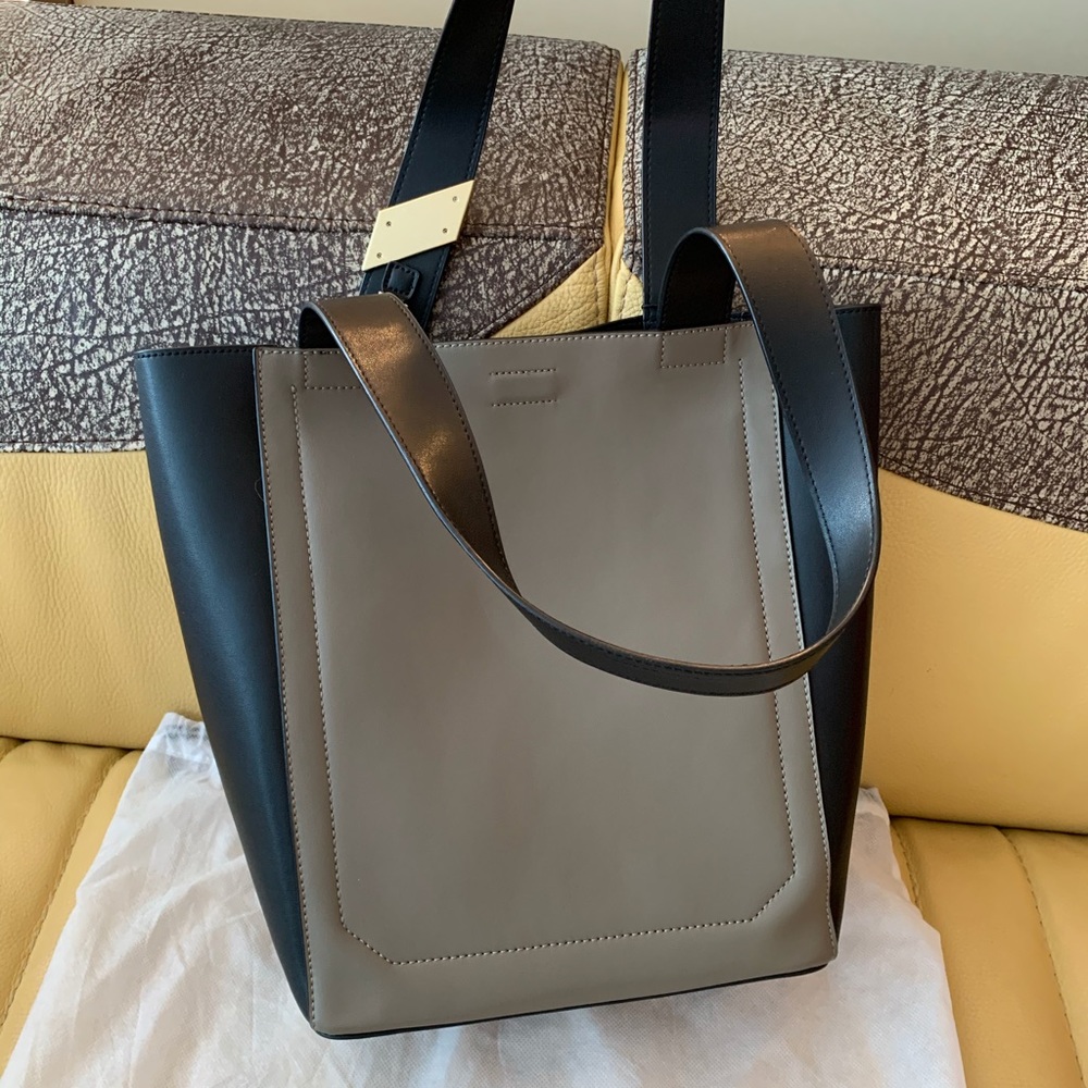 Women shoulder bag